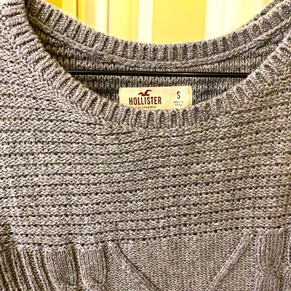 Hollister - Picture 2 of 3